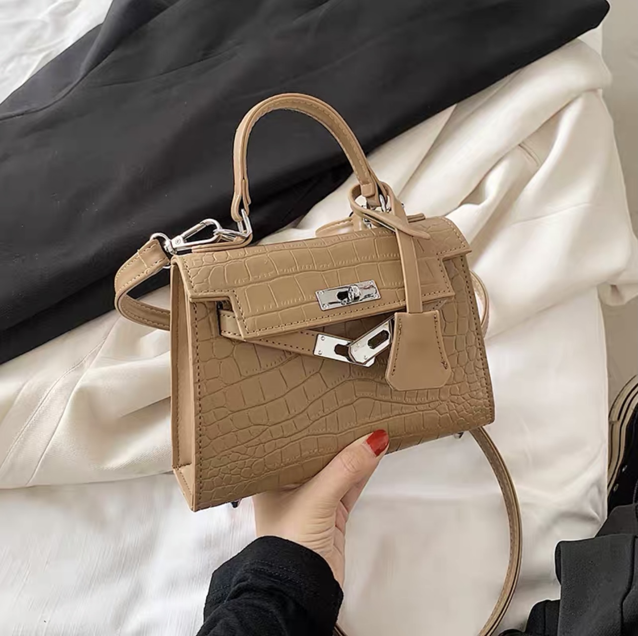 Weekend plans crocs bag BG141 images